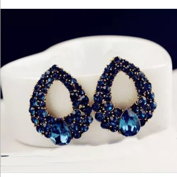Jewelry - Charm luxury crystal blue rhinestone earrings